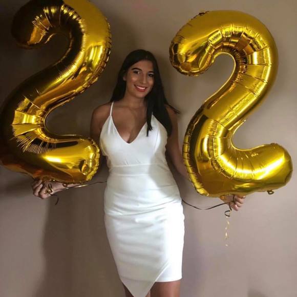 Meet your Posher, Alyssa - Picture 1 of 1